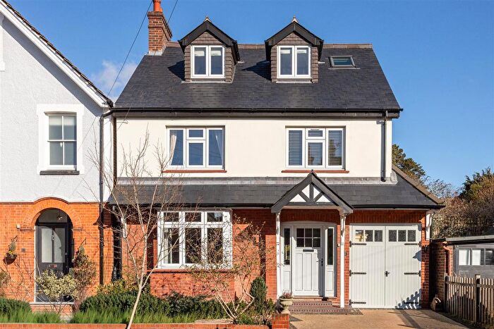 5 Bedroom Semi Detached House For Sale In Deerings Road, Reigate, RH2