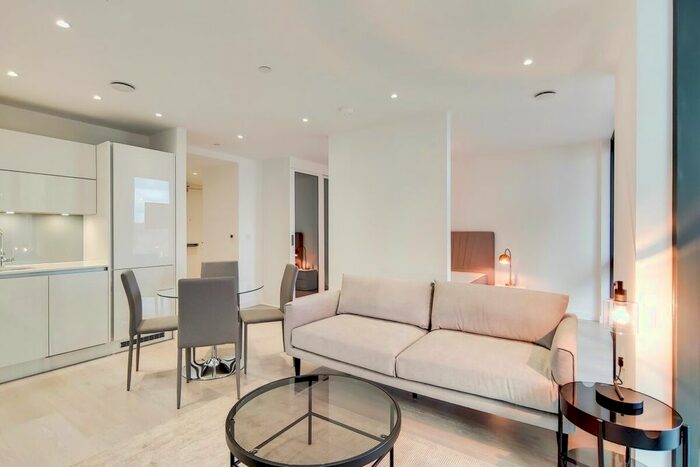 Studio To Rent In City North Place, London, N4