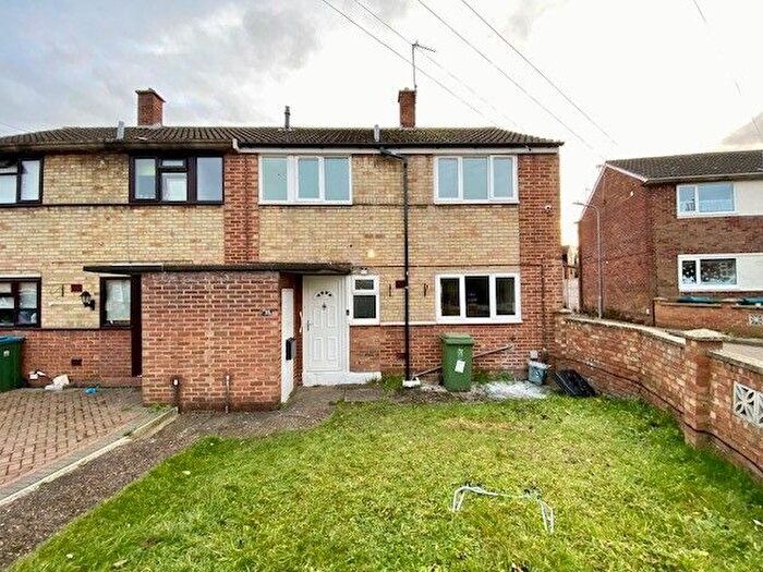 3 Bedroom End Of Terrace House To Rent In Intalbury Avenue, Aylesbury, HP19