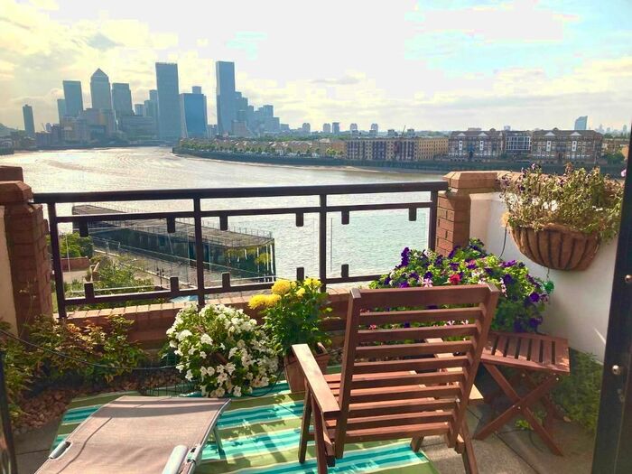 2 Bedroom Flat To Rent In Free Trade Wharf, The Highway, Wapping, London, E1W