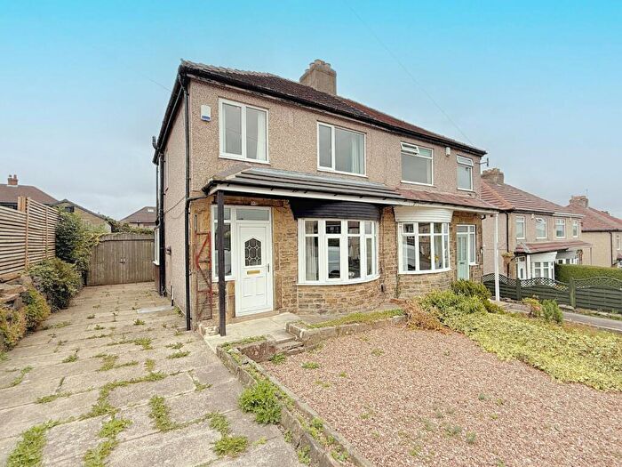 3 Bedroom Semi-Detached House For Sale In Farfield Grove, Wibsey, Bradford, BD6