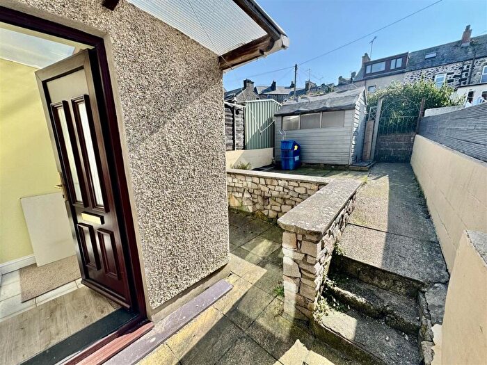 2 Bedroom Cottage To Rent In Baptist Square, Pwllheli, LL53