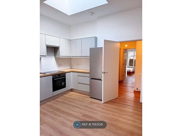 3 Bedroom Maisonette To Rent In Coteford Close, Pinner, HA5