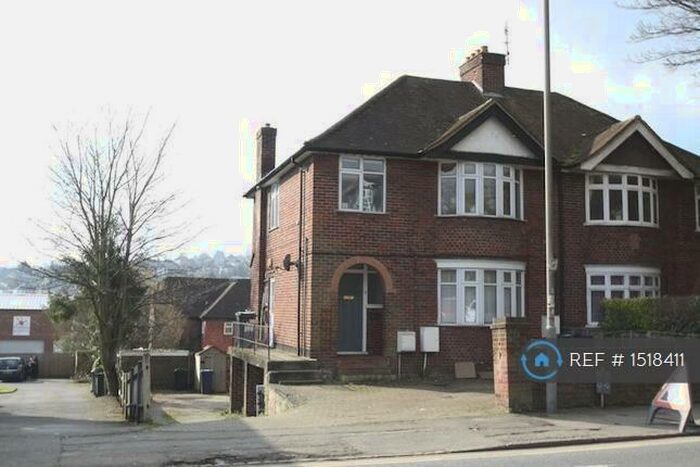 1 Bedroom Flat To Rent In West Wycombe Road, High Wycombe, HP12