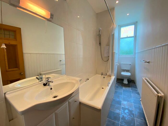 4 Bedroom Flat To Rent In Strathfillan Road, Marchmont, Edinburgh, EH9