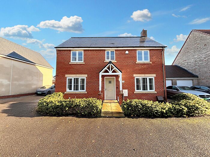 4 Bedroom Detached House To Rent In Viola Way, Emersons Green, Bristol, Gloucestershire, , Gb, BS16
