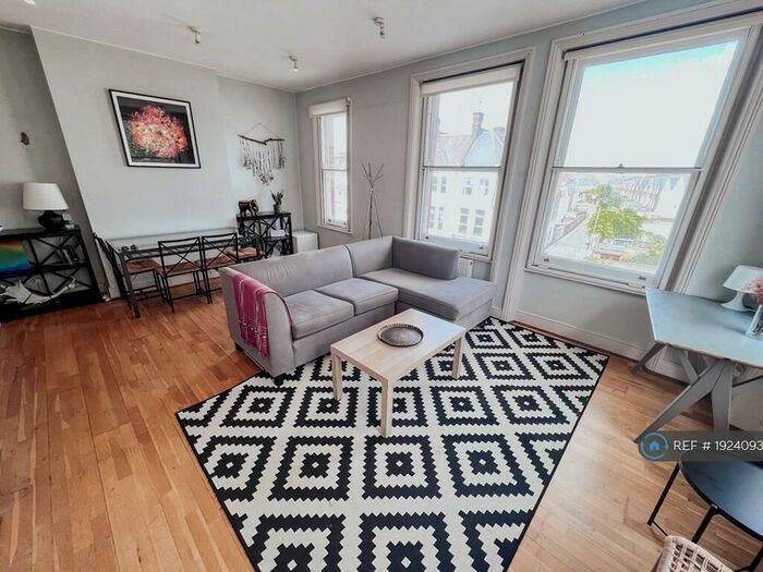 2 Bedroom Flat To Rent In Battersea Rise, London, SW11