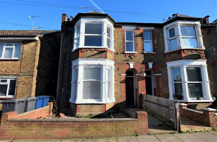 1 Bedroom Flat To Rent In Long Lane, London, N3