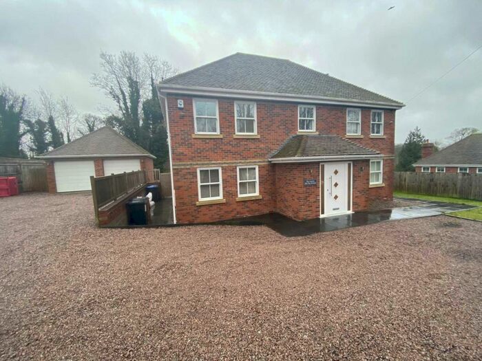 5 Bedroom House To Rent In The Avenue, Welwyn, AL6