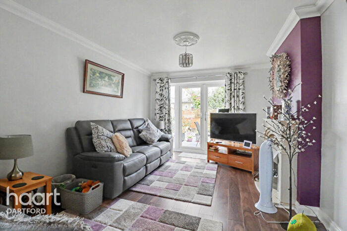 3 Bedroom Detached House For Sale In New Road, Dartford, DA4