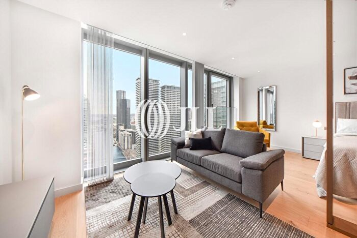 Flat To Rent In Landmark Pinnacle, Marsh Wall, E14