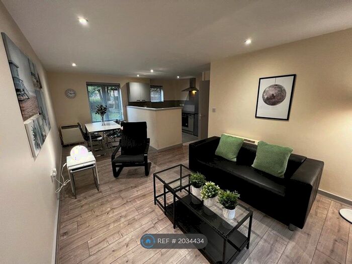 2 Bedroom Flat To Rent In Jackson Crescent, Manchester, M15