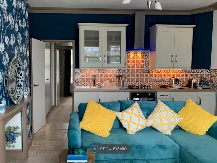 1 Bedroom Flat To Rent In Kernou Road, Paignton, TQ4