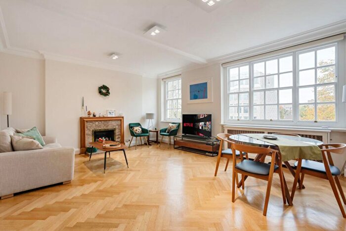 2 Bedroom Apartment To Rent In Park Lodge, St. Johns Wood, London, NW8