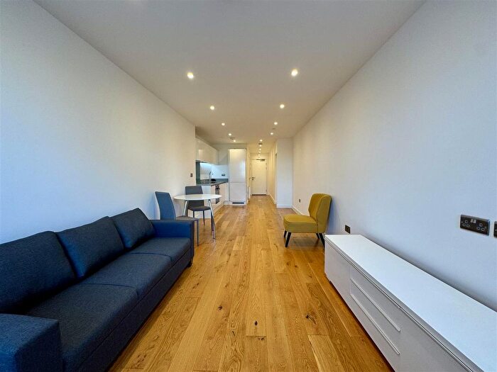 Studio To Rent In Rockingham Road, Uxbridge, UB8