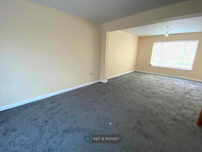 3 Bedroom Semi-Detached House To Rent In Camplin Crescent, Birmingham, B20