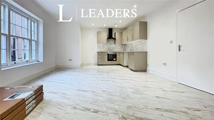 2 Bedroom Flat To Rent In East Street, Rochford, Essex, SS4