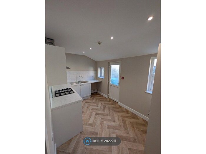 2 Bedroom Flat To Rent In Hawarden Road, Colwyn Bay, LL29