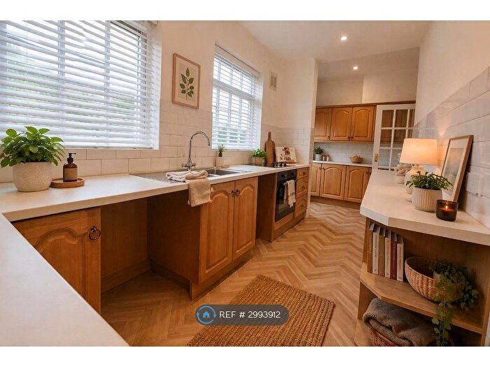 3 Bedroom Terraced House To Rent In Hull Road, York, YO19