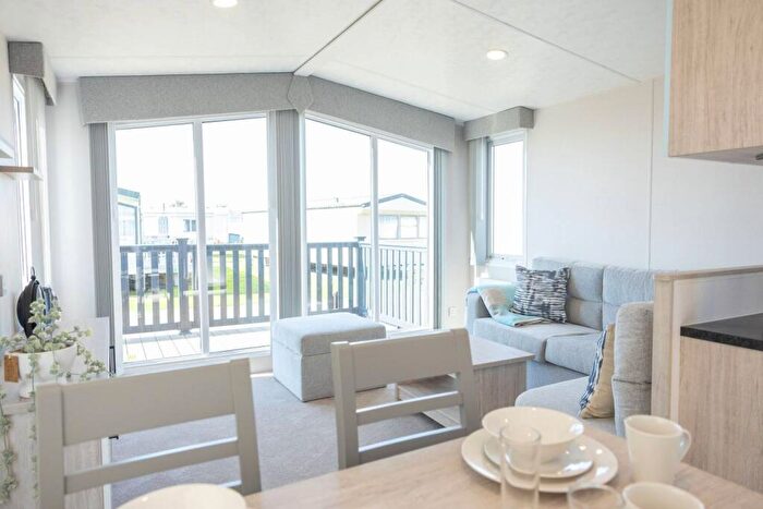 2 Bedroom Caravan For Sale In Hemsby, Great Yarmouth, NR29