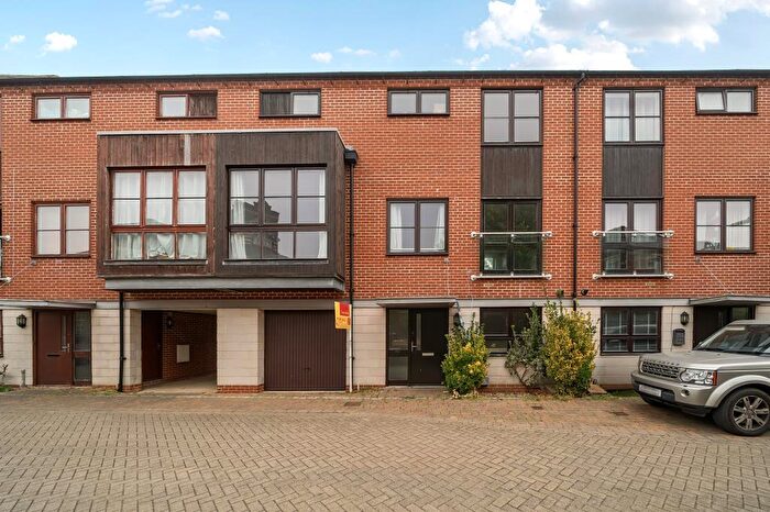 3 Bedroom Terraced House For Sale In Basingstoke, Hampshire, RG24