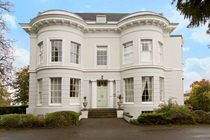 1 Bedroom Flat To Rent In The Park Cheltenham, GL50