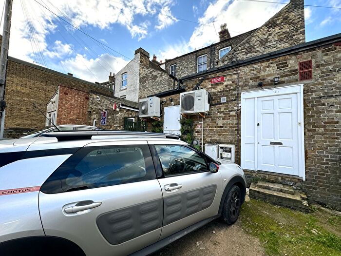 3 Bedroom Flat To Rent In Northdown Road, Cliftonville, Margate, CT9