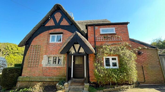 3 Bedroom Semi-Detached House For Sale In Smiths Lane, Snitterfield, Stratford-upon-Avon, CV37