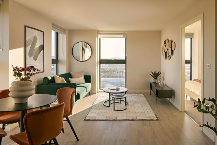 2 Bedroom Flat To Rent In Anderston Quay, Glasgow, G3