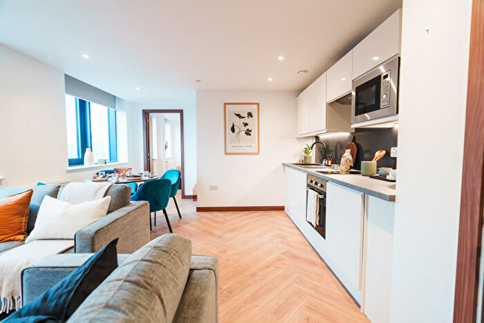 2 Bedroom Apartment To Rent In Apt, Live Oasis Merrion Street Gardens #, LS2