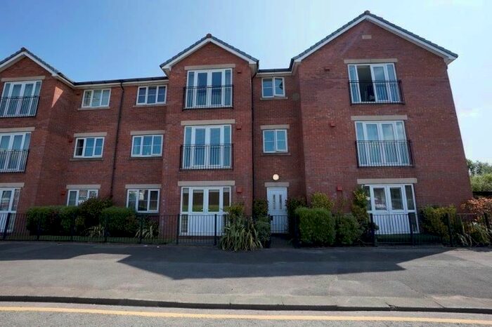 2 Bedroom Flat To Rent In Wigan Road, Ashton-In-Makerfield, Wigan, WN4