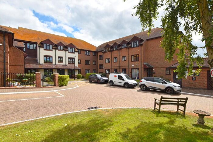 1 Bedroom Flat For Sale In Church Road, New Romney, TN28