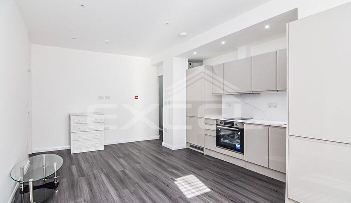 Studio To Rent In Lyncroft Gardens, Finchley Road, London, NW6