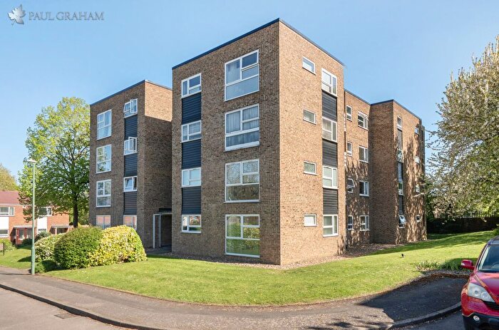 2 Bedroom Flat For Sale In Camborne Road, Sutton, SM2