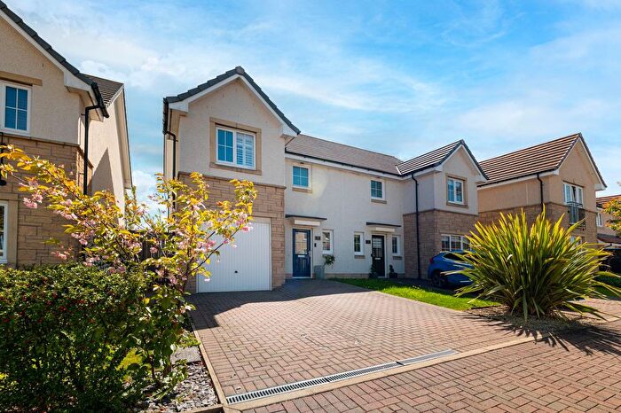 3 Bedroom Semi-Detached House For Sale In Steels Road, Broxburn, EH52