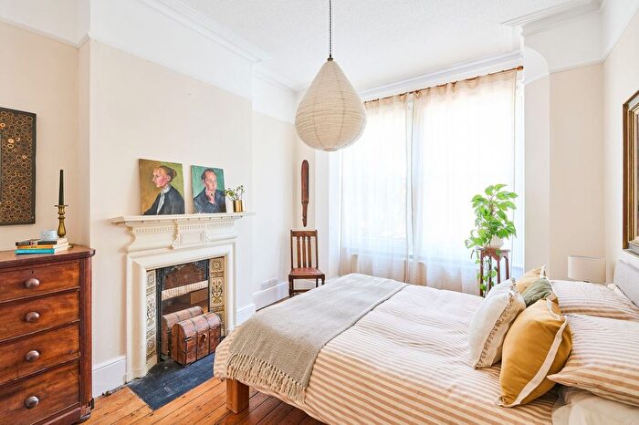 2 Bedroom Flat For Sale In Vartry Road, London, N15