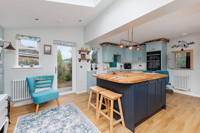 4 Bedroom Detached House For Sale In Brodick Gardens, Dunfermline, KY11