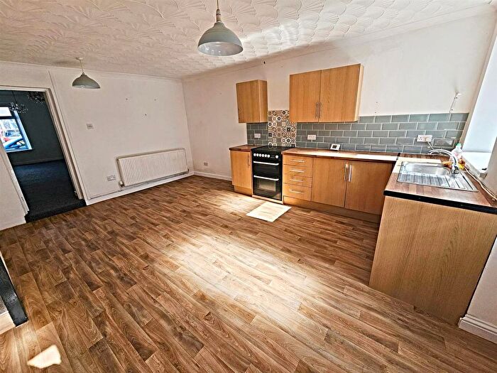 4 Bedroom Terraced House To Rent In Wind Street, Porth, CF39