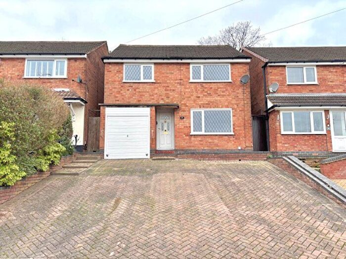 3 Bedroom Detached House For Sale In Foxwood Avenue, Great Barr, Birmingham, B43