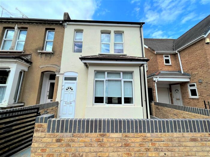 3 Bedroom Property To Rent In Maldon Road, Southend-On-Sea, SS2