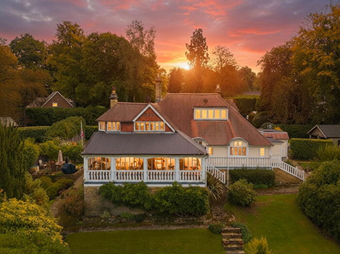 4 Bedroom Detached House For Sale In Swissland Hill, Dormans Park, East Grinstead, RH19