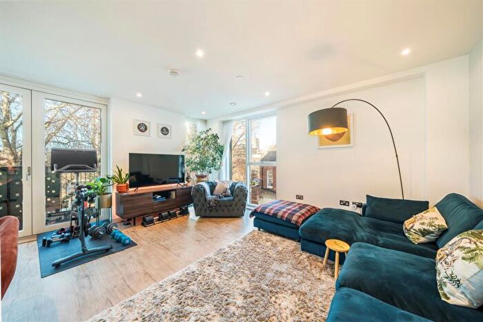 3 Bedroom Flat For Sale In Danson Mews, Elephant And Castle, SE17