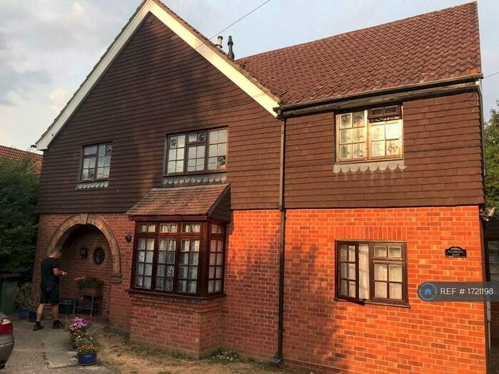 2 Bedroom Flat To Rent In Hazebrouck Court, Worting, Basingstoke, RG23