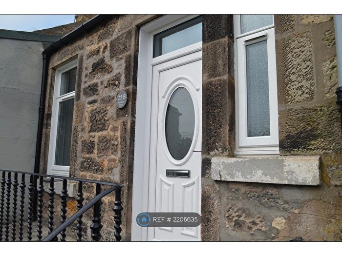 3 Bedroom Maisonette To Rent In Salisbury Street, Kirkcaldy, KY2