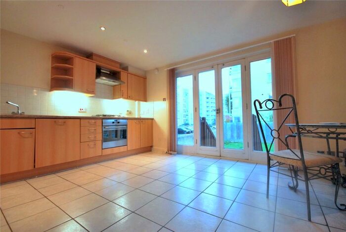 4 Bedroom End Of Terrace House To Rent In Jamestown Way, London, E14