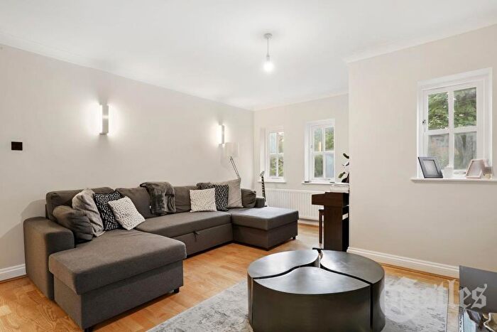 2 Bedroom Flat To Rent In Maybury Mews, Highgate, N6