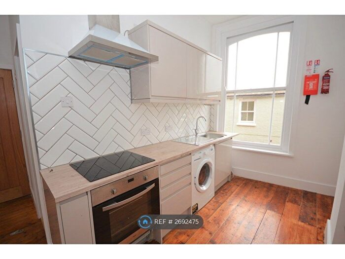 1 Bedroom Flat To Rent In Pier Street, Ventnor, PO38