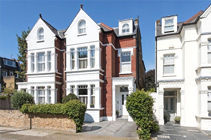 5 Bedroom Semi-Detached House To Rent In Henderson Road, London, SW18