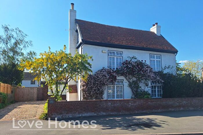 4 Bedroom Detached House For Sale In Bedford Road, Barton-Le-Clay, MK45