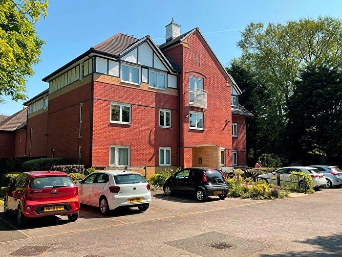 2 Bedroom Retirement Property For Sale In Chase Close, Birkdale, Southport, PR8